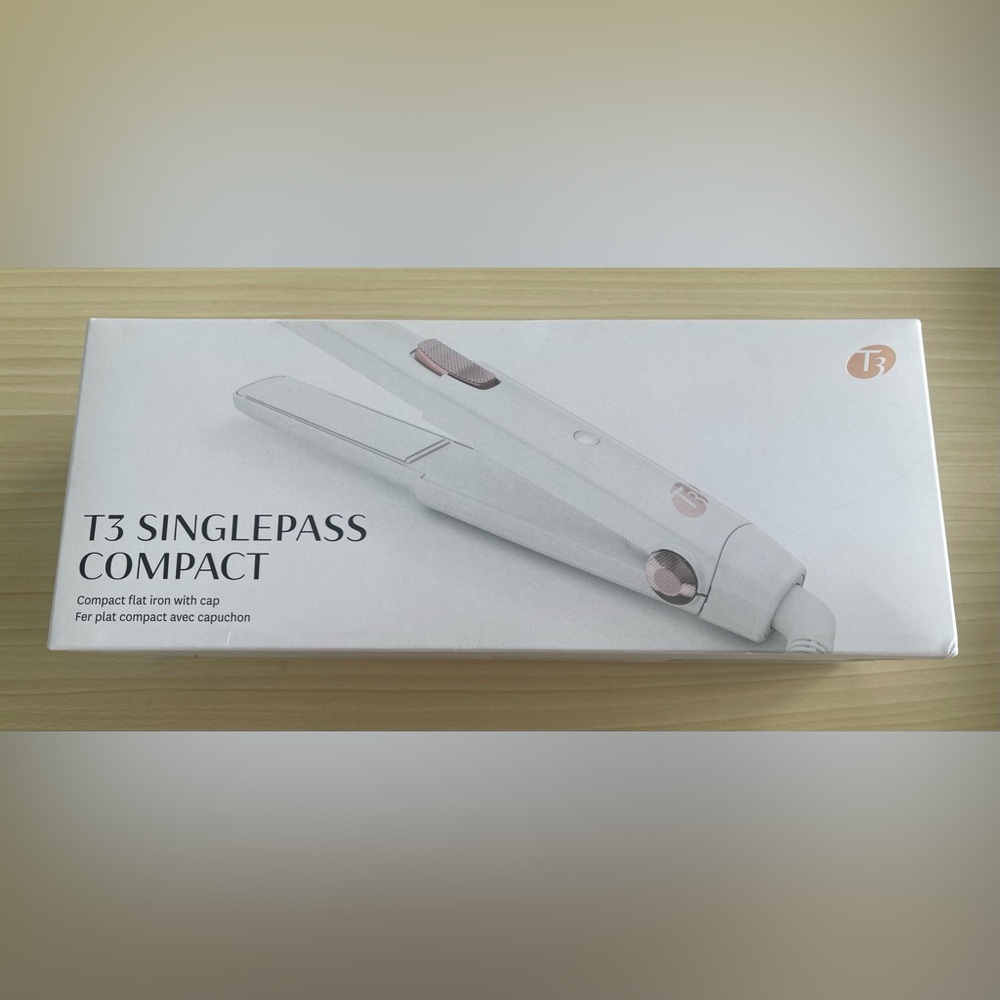 Brand New T3 Singlepass Compact Flat Iron with cap